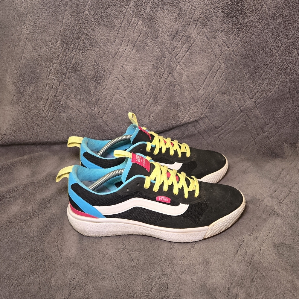 Vans Ultrarange Casual Shoes Womens Sz 8.5 Black Sneakers.